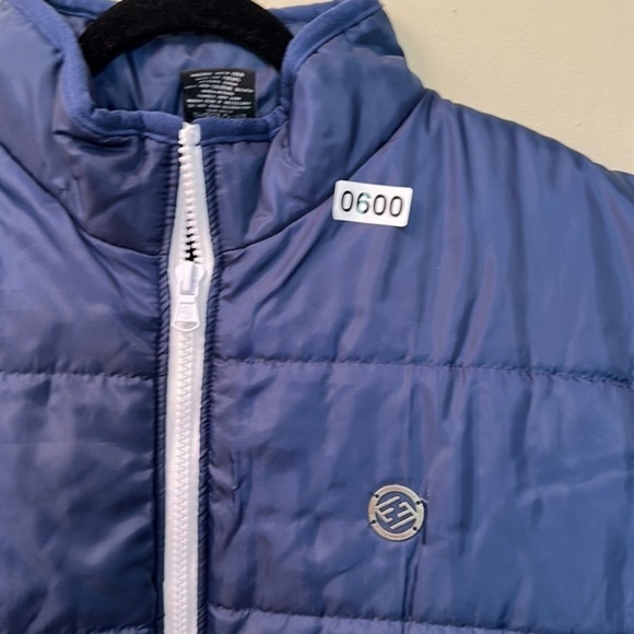 Men's Navy Quilted Vest - Picture 3 of 9